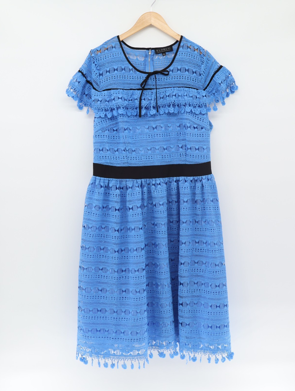 Eloquii Women's Sz 16 Blue Eyelet Black Trim Ruffle Shoulder Midi Dress